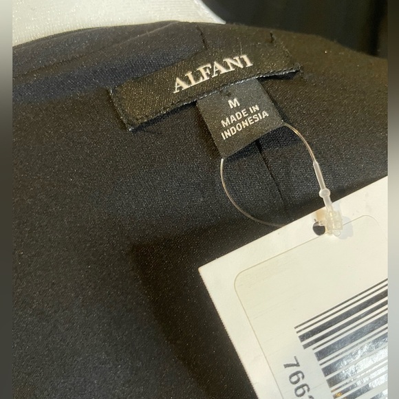 NWT Alfani Women’s black, wrap dress, size medium - Picture 6 of 6